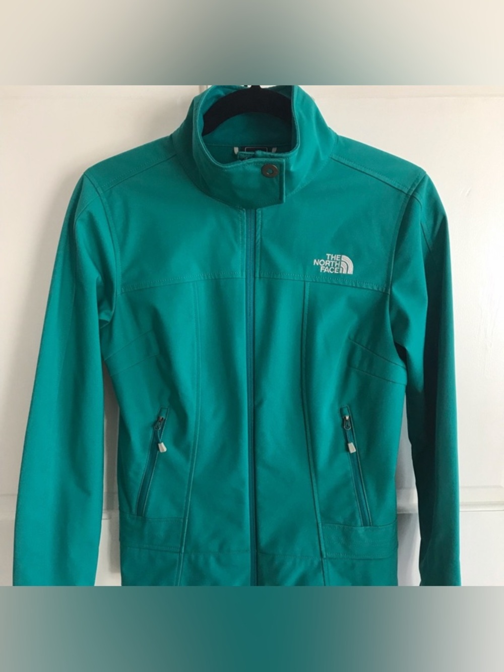 The North Face Women’s Teal Utility Softshell Jacket